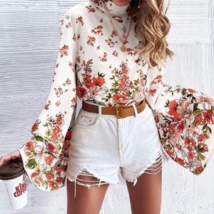 Boho NWOT Bell Sleeve Festival Top - Large